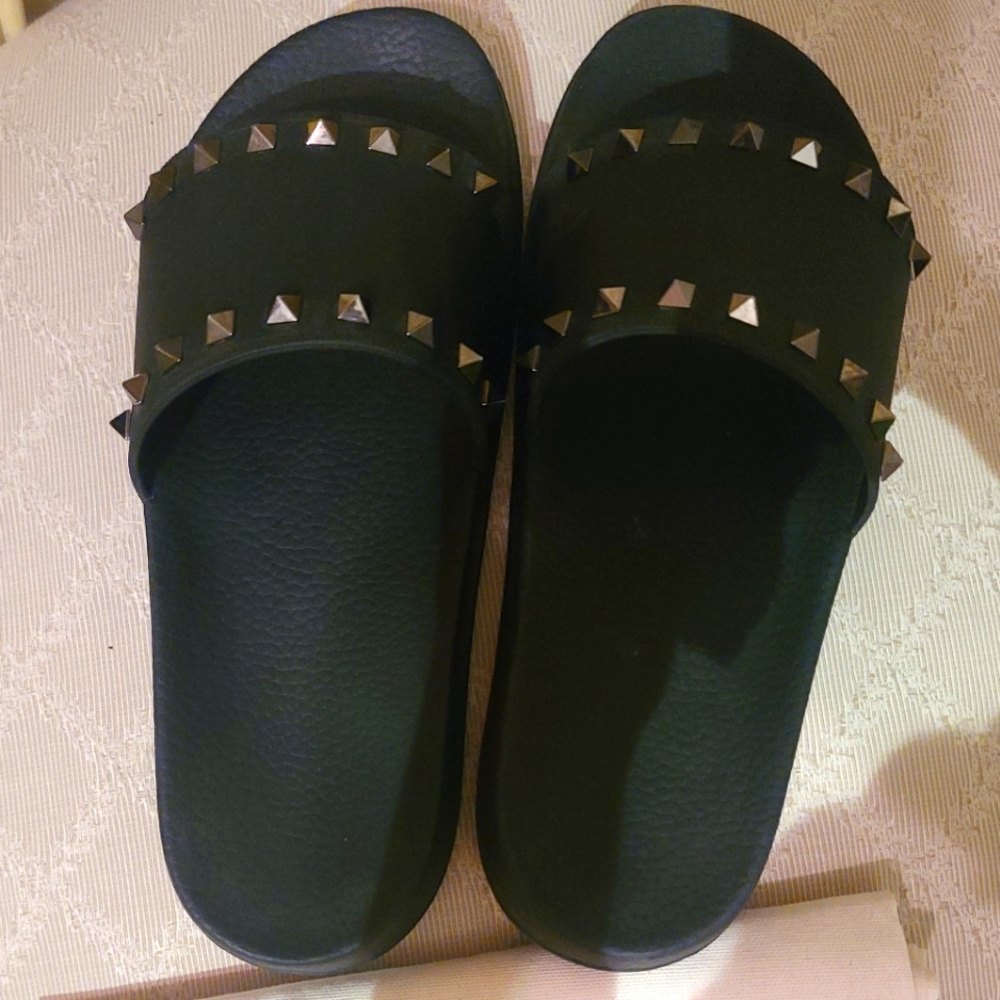 Valentino Rockstud slides